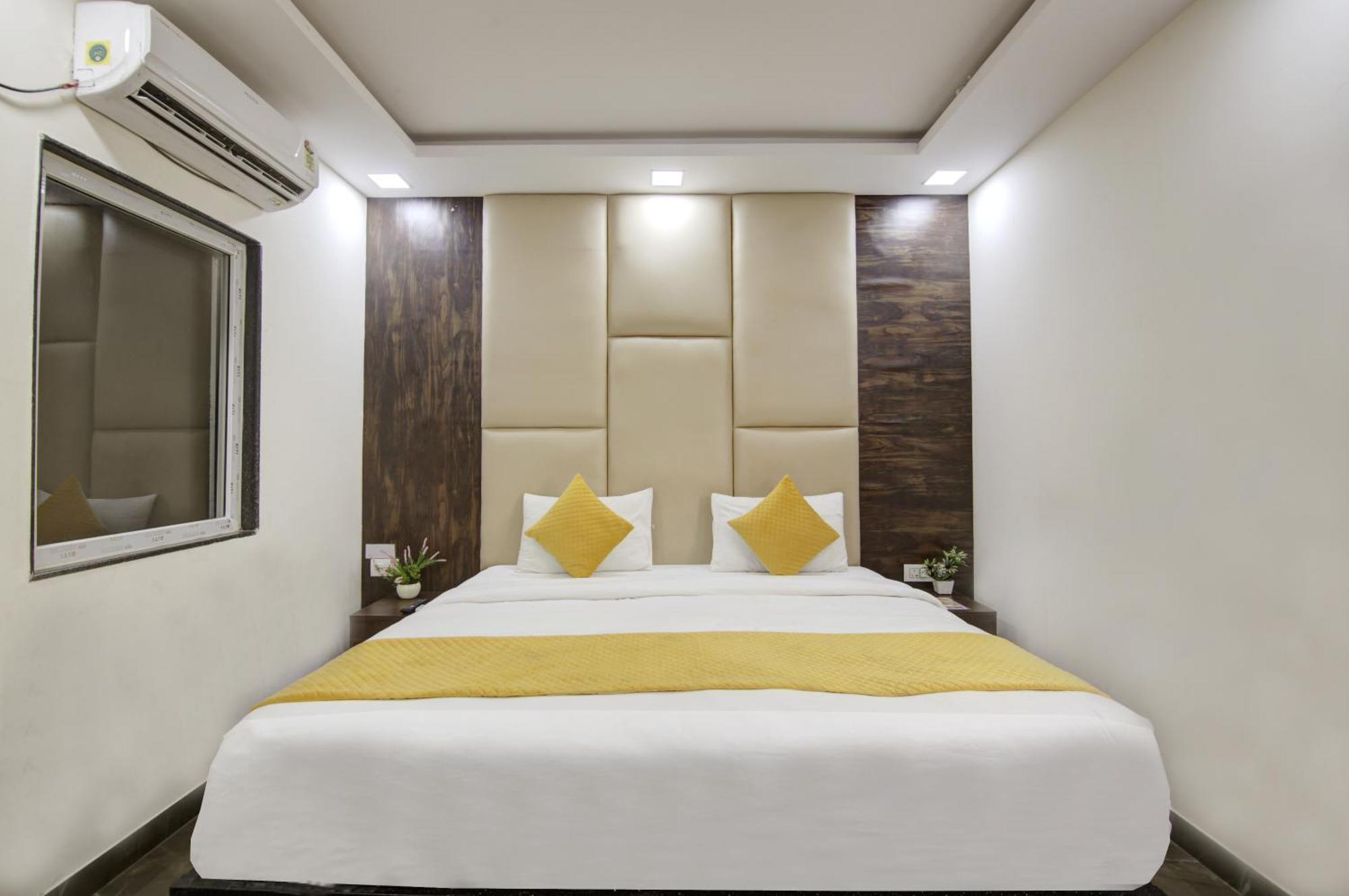 Hotel The Eden Park Ноида Екстериор снимка